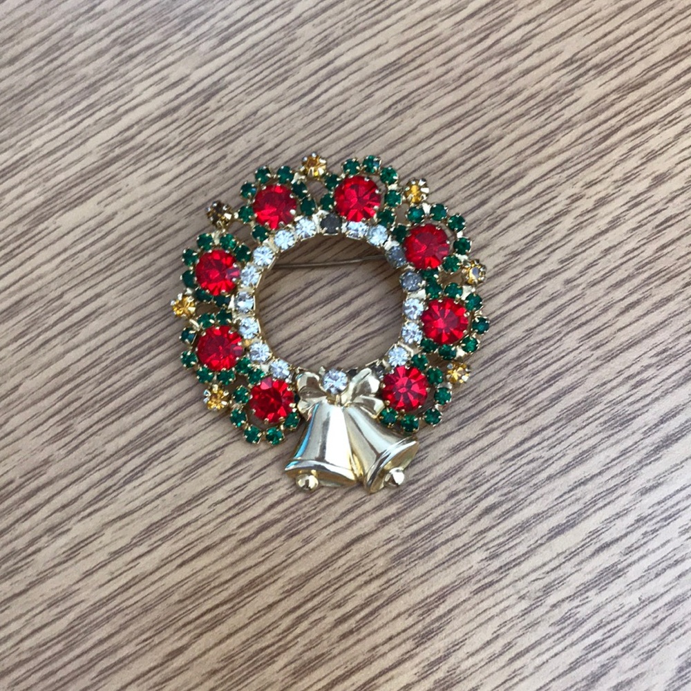 Vintage Chrismas Wreath brooch